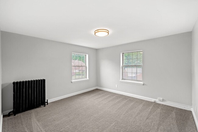 Building Photo - Stunning 5 bedroom home in McKeesport available July 1!