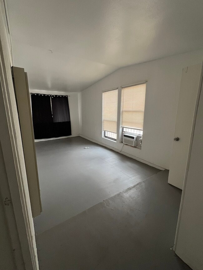 Building Photo - 10301 Album Ave