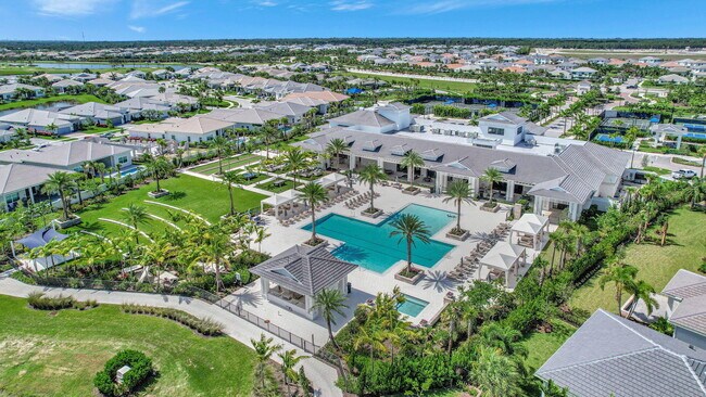 Building Photo - 9901 Regency Wy