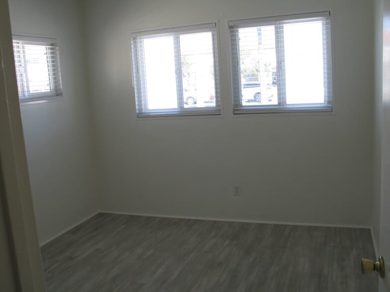 Building Photo - 1401 W Balboa Blvd