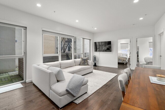 Building Photo - 126 Salem St