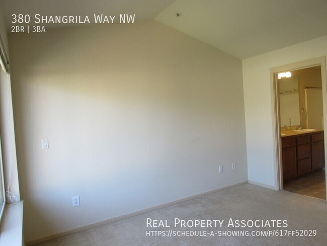 Building Photo - 380 Shangrila Way NW