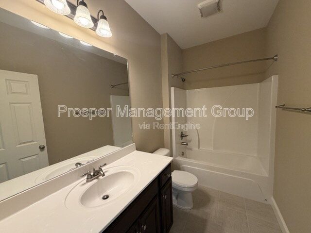 Building Photo - 11 Shadwell St