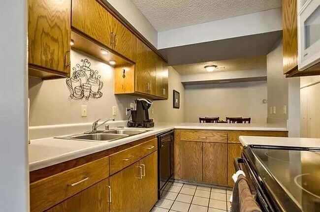 Building Photo - 203 Deerfield Ln