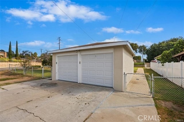 Building Photo - 433 N Basque Ave