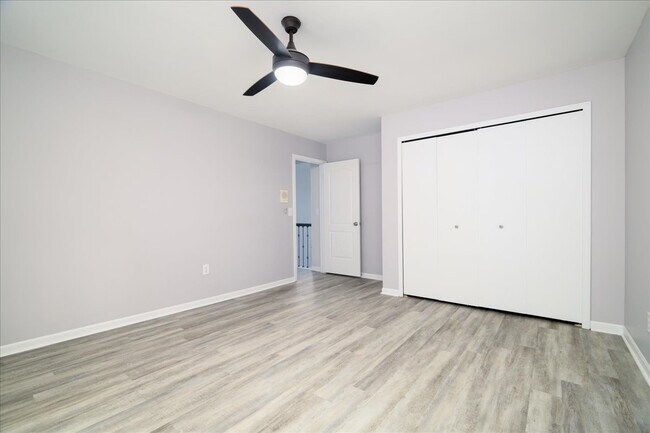 Building Photo - 38291 River Park Dr