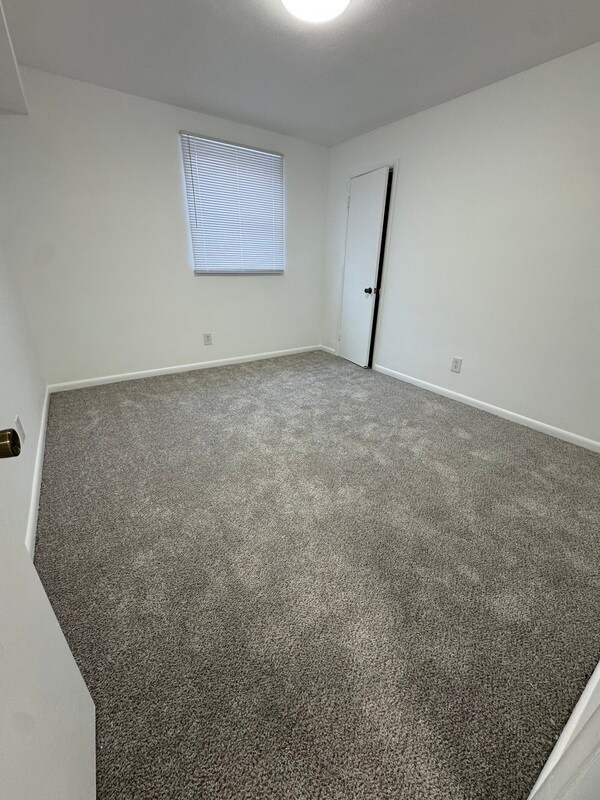 Building Photo - 3021 Park Ave