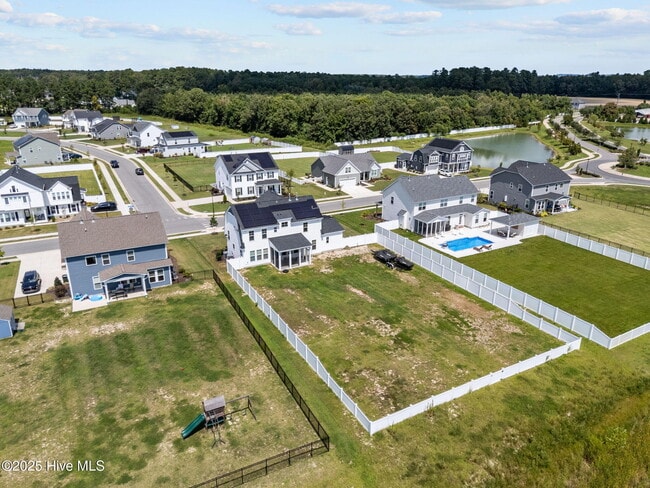 Building Photo - 105 Farmridge Wy