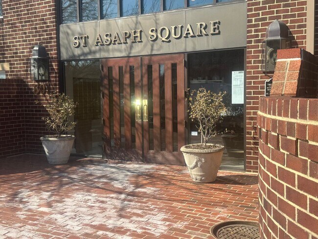 Primary Photo - 801 S Pitt St