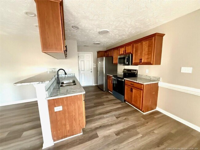 Building Photo - 8420 Deertrot Dr