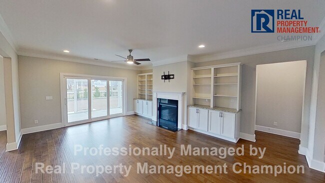 Building Photo - Spacious 4 BD Executive Home Loaded with U...
