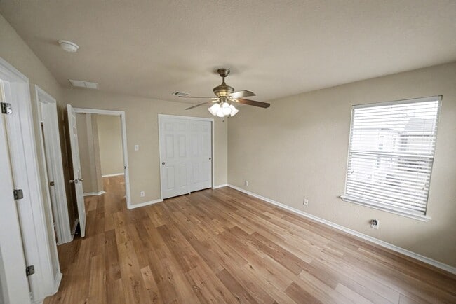 Building Photo - Move-in Ready 3-Bedroom Home Near Lackland...