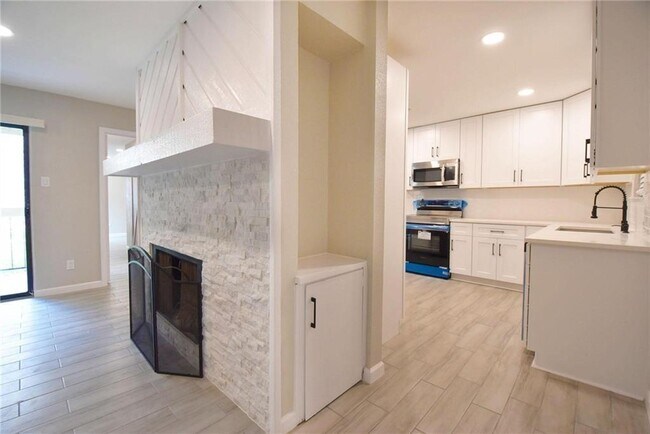 Building Photo - 8600 Fathom Cir