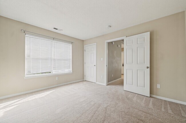 Building Photo - 901 Pine Mill Ct