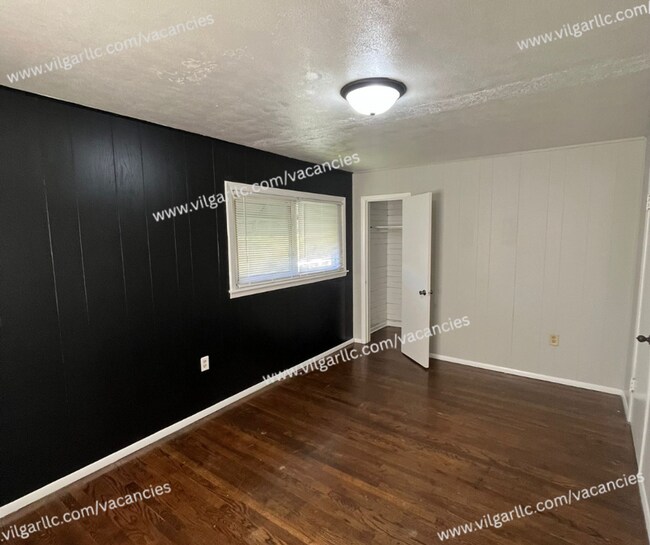 Building Photo - 2 large bedrooms & 1 newly updated bathroom home in Gary, IN