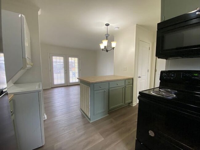 Building Photo - Inglewood 2/1 Duplex - Renovated - Fenced ...