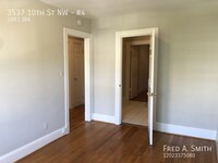 Building Photo - 1BR + Den Apartment in Columbia Heights Av...