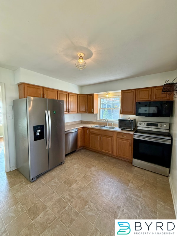 Building Photo - 1102 Pennsylvania Ave