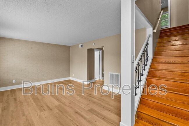 Building Photo - 1825 Johnson St