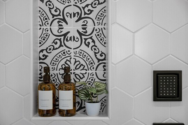 Building Photo - 1103 Centennial Dr