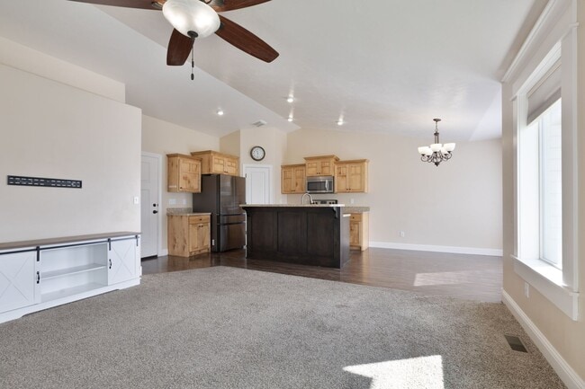 Building Photo - 5 Bed 3 Bath Home in Idaho Falls - $500 OFF 1ST MONTH