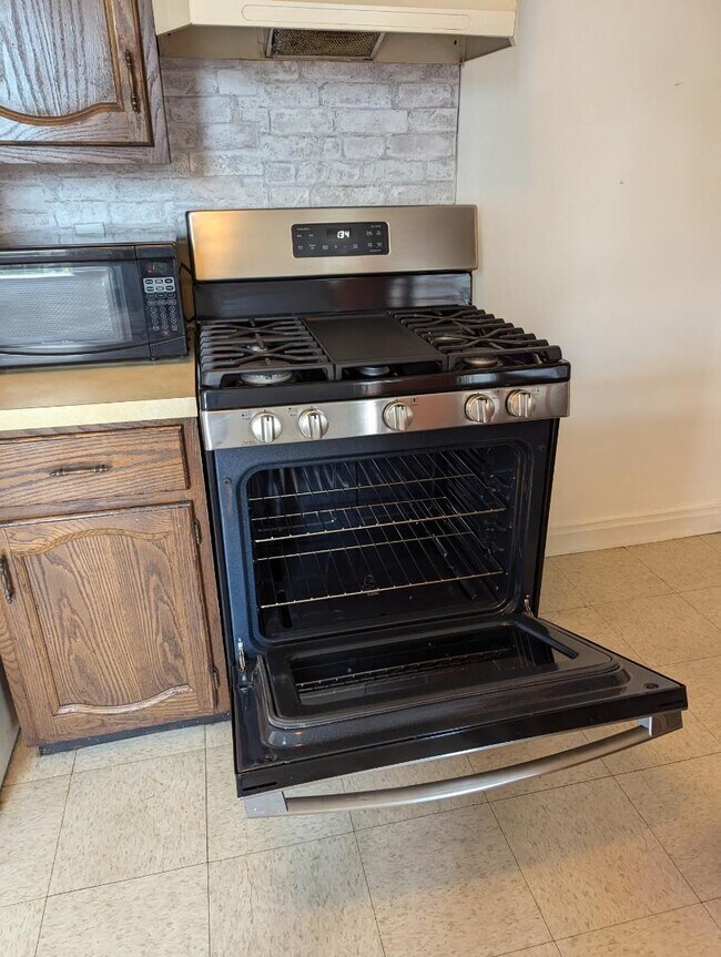 Building Photo - 159 N Washington St