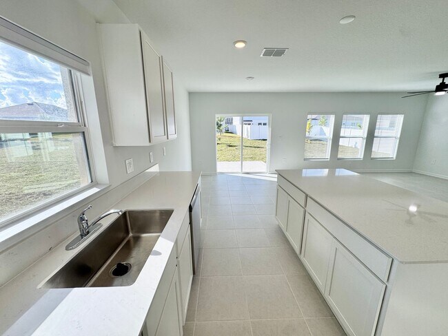 Building Photo - Be the First to Live Here | Stunning New Construction Home in Hidden Ridge