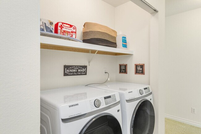 Building Photo - 1264 Bellevue Way NE