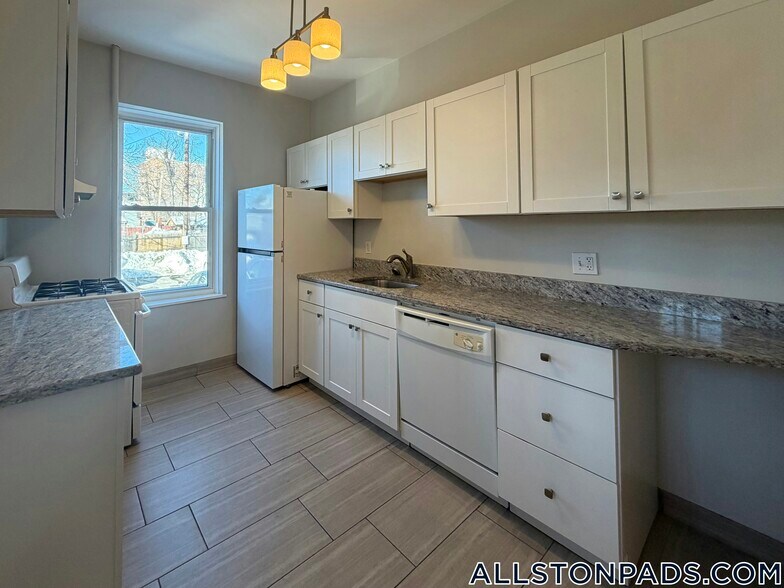 Building Photo - 4 Farrington Ave