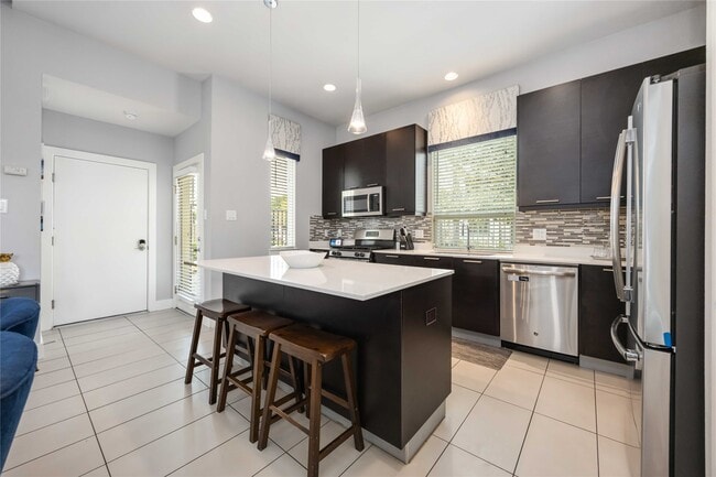 Building Photo - 1854 Dan St