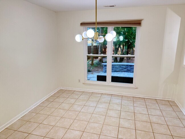 Building Photo - Spacious 3BR Home with Fenced Yard & Outdoor Living in Prime Location!