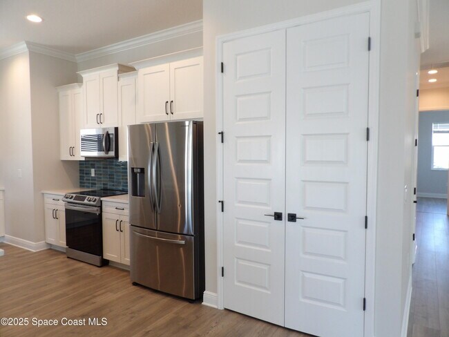 Building Photo - 4258 Trovita Cir