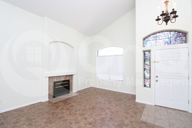 Building Photo - 13349 W Desert Rock Dr