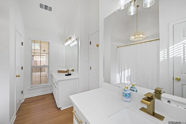 Building Photo - 18482 Lake Iris Ave