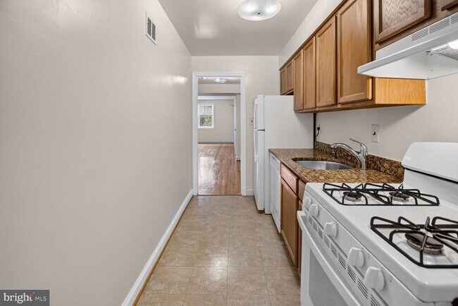 Building Photo - 7814 Tilbury St