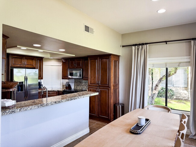 Building Photo - 54974 Oak-Tree