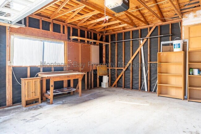 Building Photo - 27045 Meadows Rd