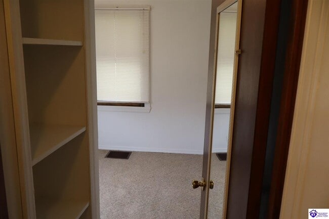 Building Photo - 316 Church St