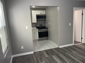 Building Photo - 8 Cheever Ct