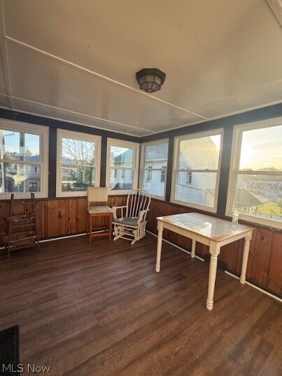 Building Photo - 107 W Main St