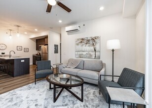 Building Photo - Fully Furnished 2 Bedroom 2 Bath Luxury Ap...