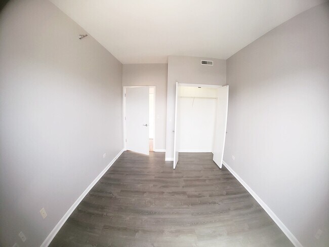 Building Photo - 100 N Hermitage Ave