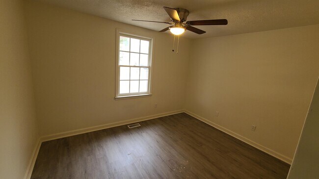 Building Photo - 172 Randall Ave