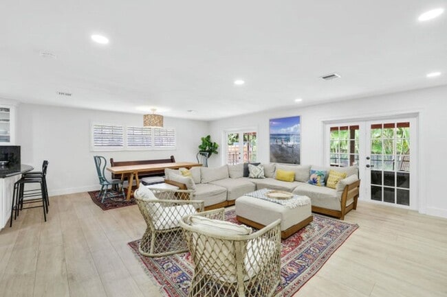 Building Photo - 486 NW 1st St