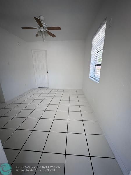 Building Photo - 405 6th Ave N