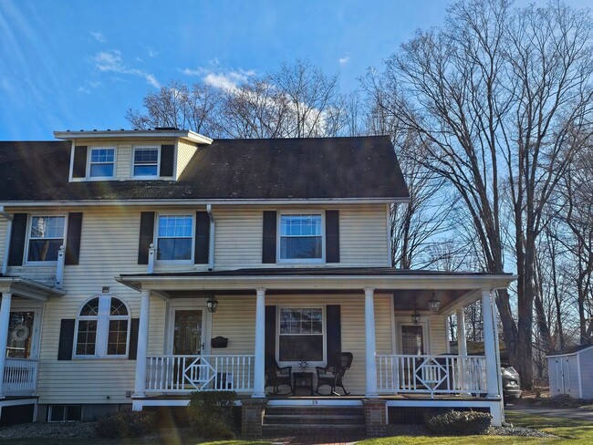 Primary Photo - 28 Lincoln St