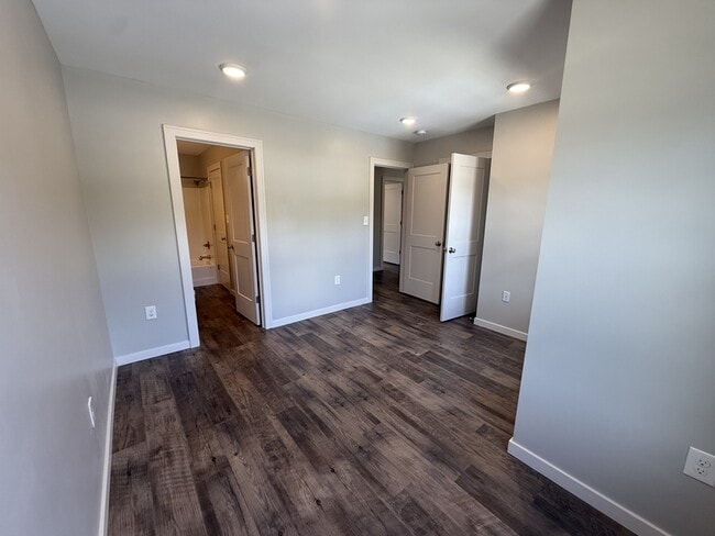 Building Photo - 211 Terrace Dr
