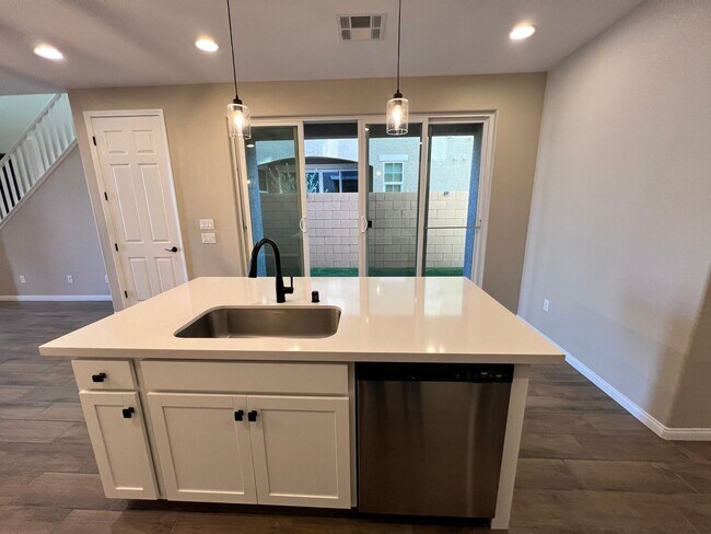 Building Photo - 534 Celebratory Pl