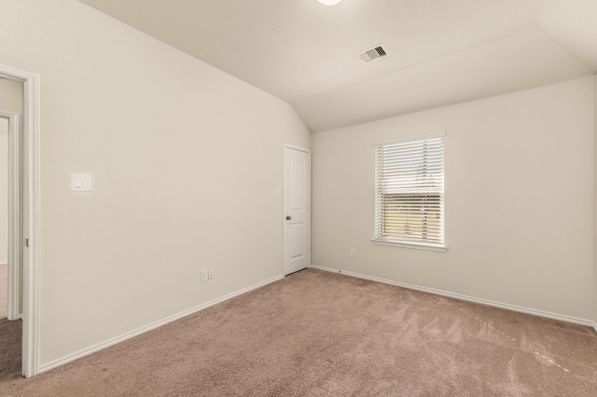 Building Photo - 3715 White Gardenia Ln