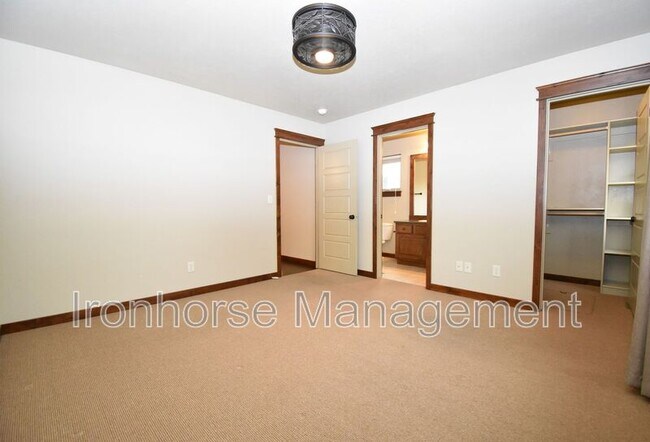 Building Photo - 103 Covey Ct